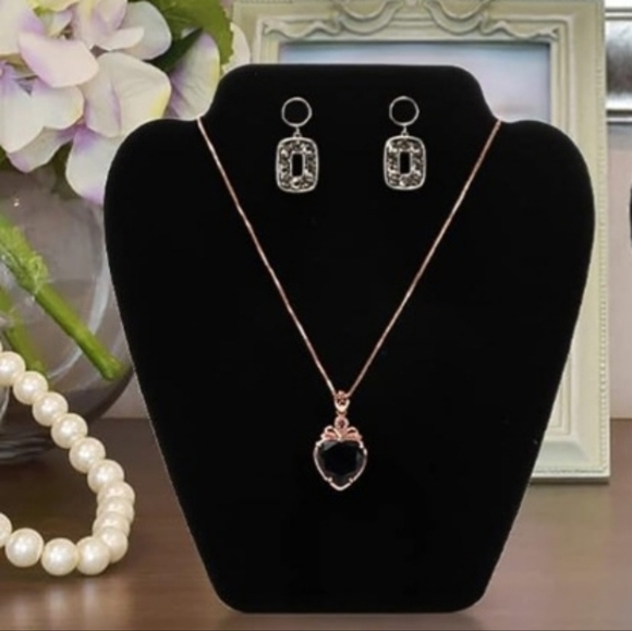 Velvet Necklace And Earrings Display Stand - Picture 2 of 4